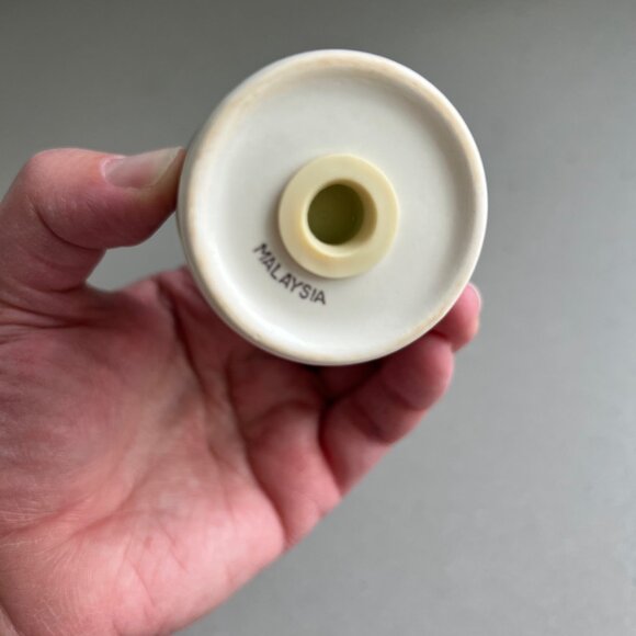 Mikasa Intaglio CAC29 Garden Harvest Classic Salt and Pepper Shakers Set - Picture 7 of 7